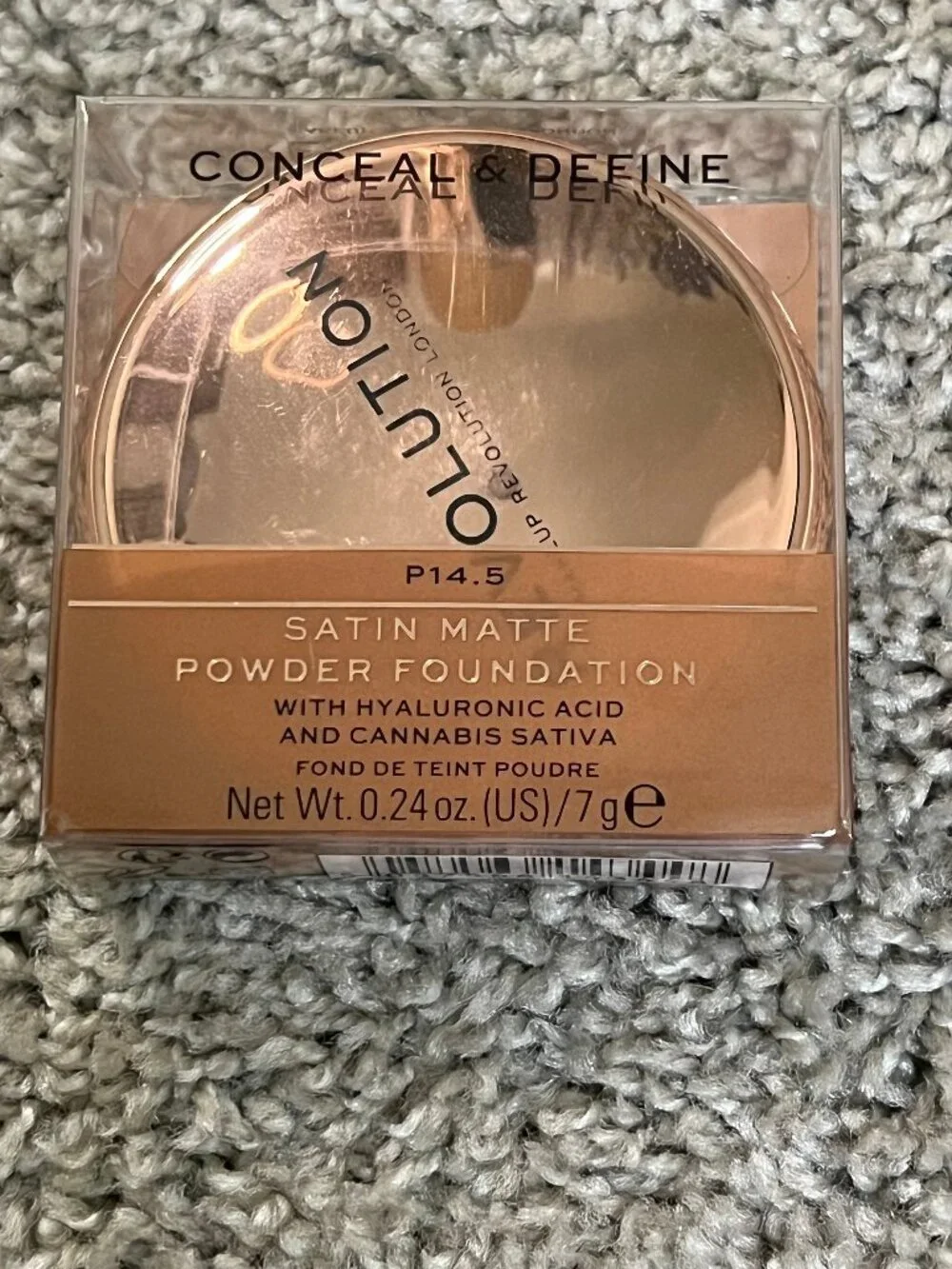 Makeup Revolution Conceal & Define Powder Foundation P14.5